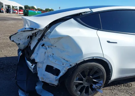 2021 Tesla Model Y Long Range Dual Motor All-Wheel Drive from USA, damaged, VIN 5YJYGAEE2MF225133